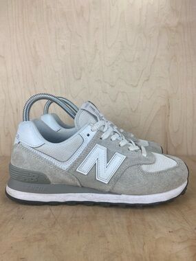 New Balance 574 Women’s Size 7.5 Light Gray & White Suede Mesh Sneakers Shoes
